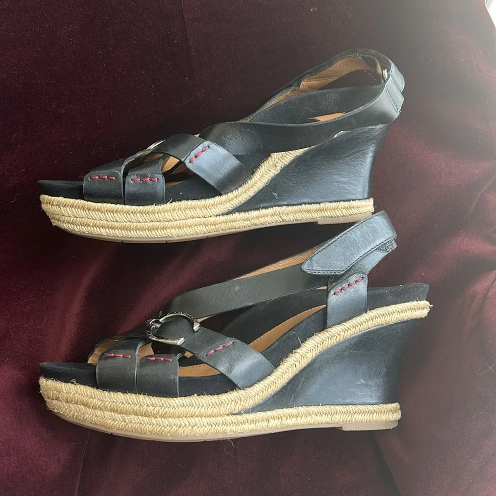 NWOT Earthies Black Wedge Sandals with Cross Straps and Platform Heel
